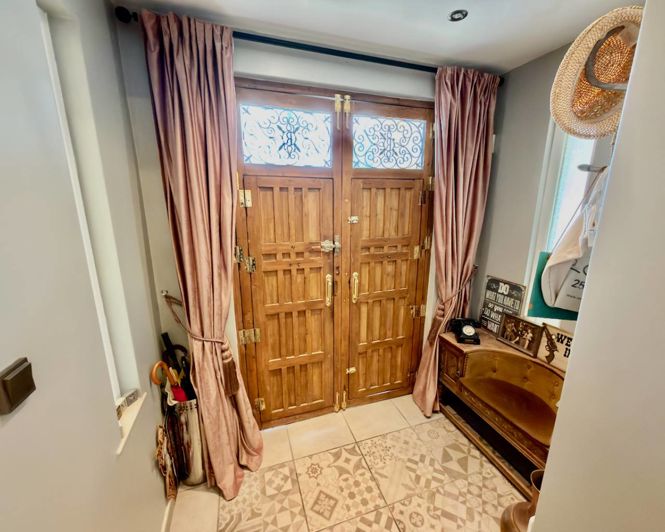 Image No.3-6 Bed Villa for sale