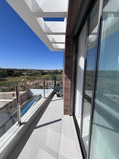 Image No.29-5 Bed Villa for sale