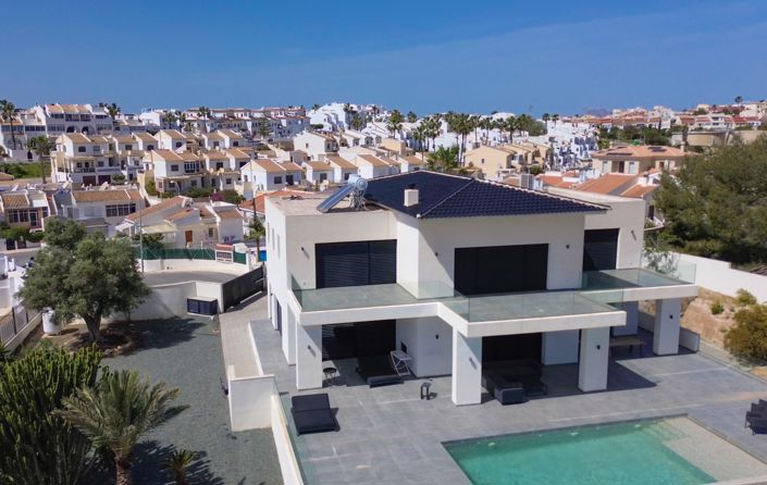 Image No.49-5 Bed Villa for sale