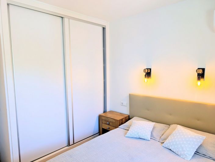 Image No.19-2 Bed Townhouse for sale