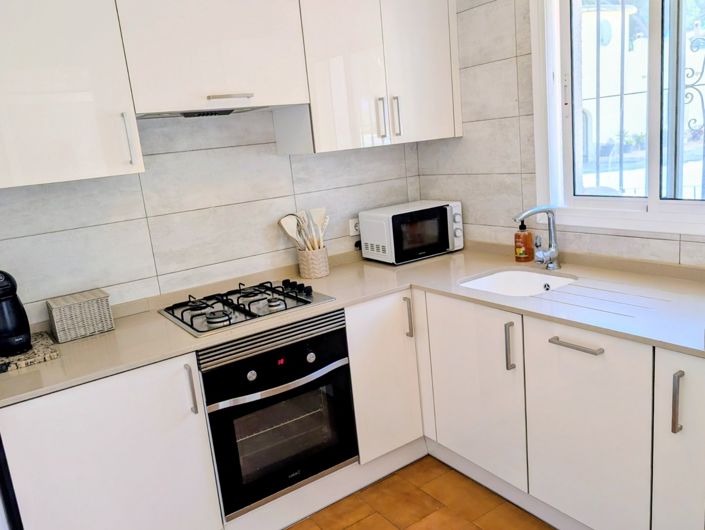 Image No.8-2 Bed Townhouse for sale