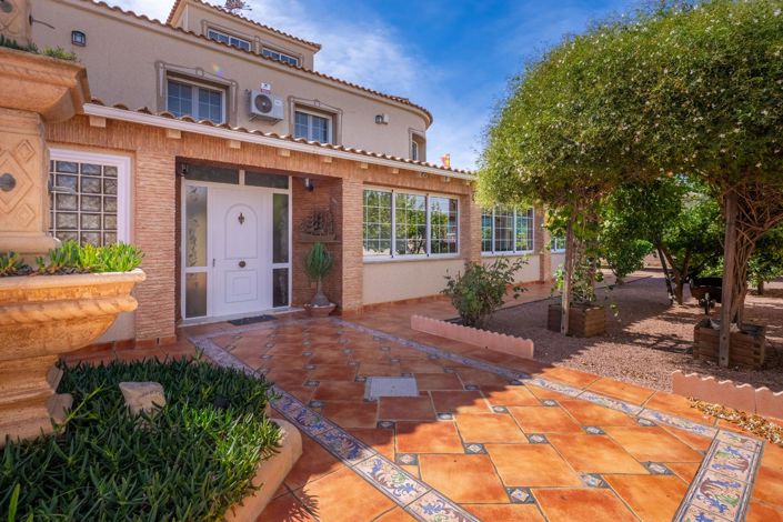 Image No.2-Villa de 6 chambres à vendre à Torrevieja