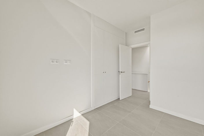 Image No.26-3 Bed Townhouse for sale