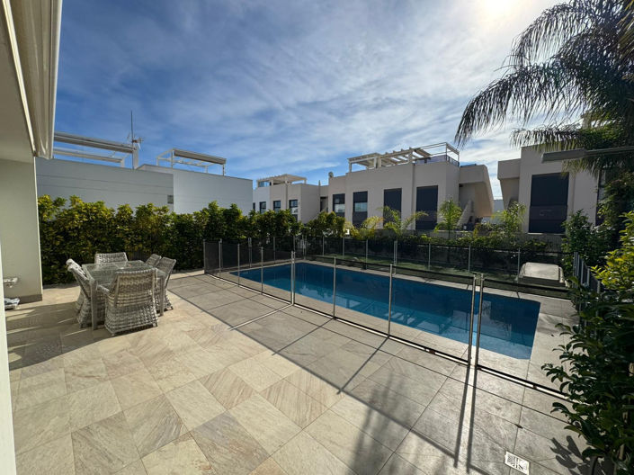 Image No.19-3 Bed Villa for sale