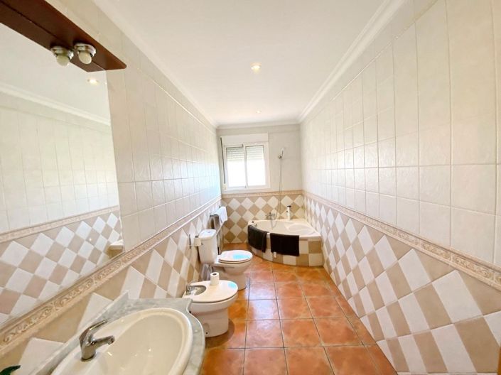 Image No.38-4 Bed Villa for sale