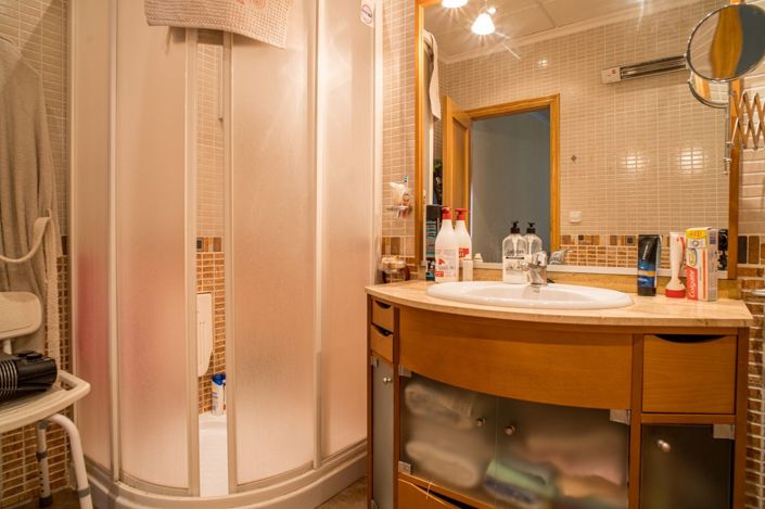 Image No.25-5 Bed Townhouse for sale