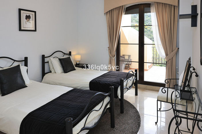 Image No.16-3 Bed Penthouse for sale