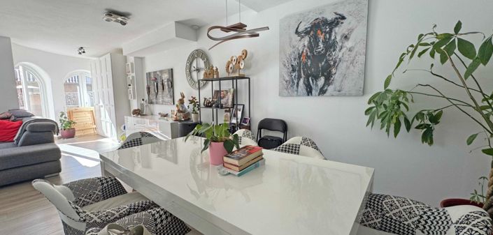 Image No.9-2 Bed Townhouse for sale