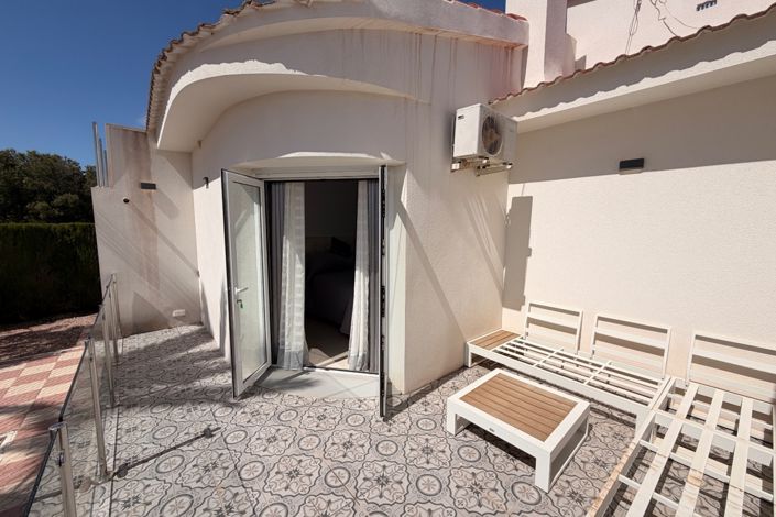 Image No.36-3 Bed Townhouse for sale