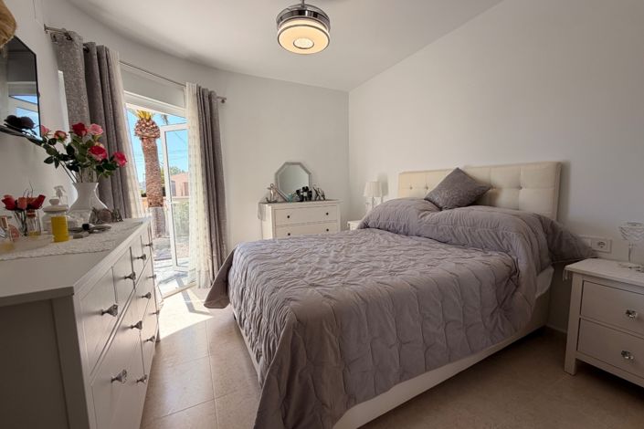 Image No.5-3 Bed Townhouse for sale