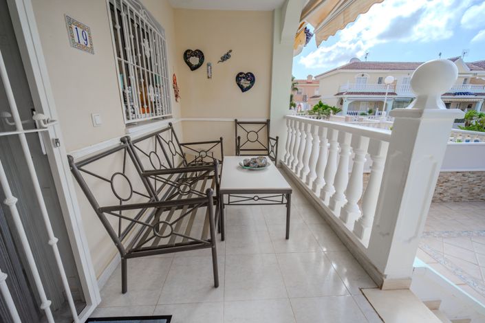 Image No.18-3 Bed Townhouse for sale