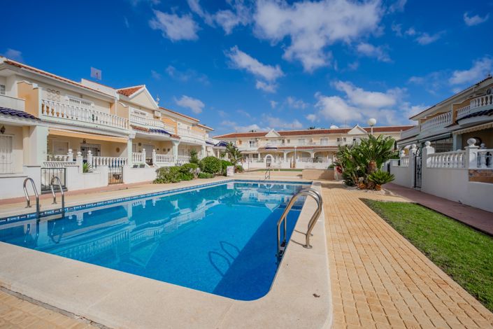 Image No.21-3 Bed Townhouse for sale