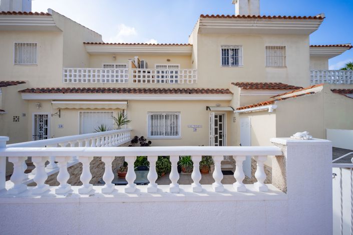 Image No.24-3 Bed Townhouse for sale