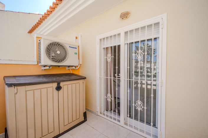 Image No.27-3 Bed Townhouse for sale