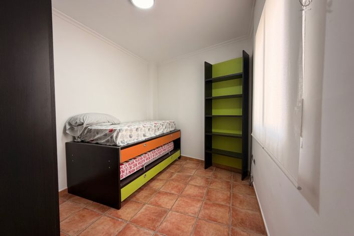 Image No.18-3 Bed Townhouse for sale