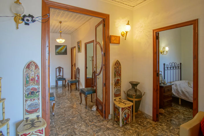 Image No.8-7 Bed Villa for sale