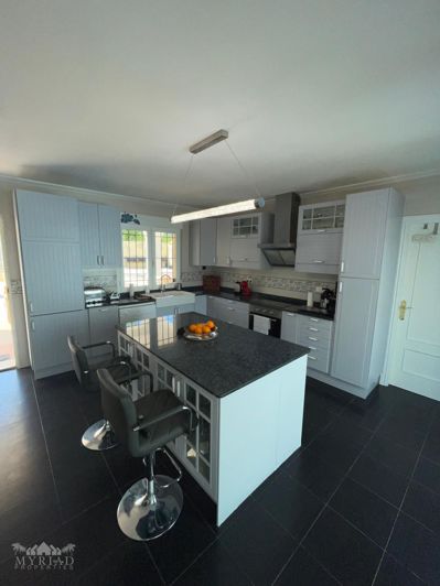 Image No.8-Villa de 6 chambres à vendre à Encebras