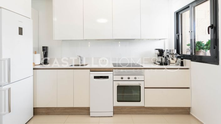 Image No.12-2 Bed Apartment for sale