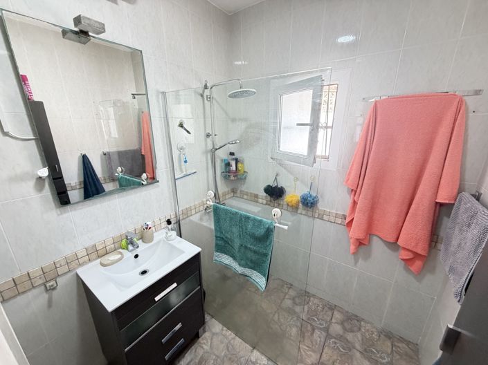 Image No.15-2 Bed Bungalow for sale