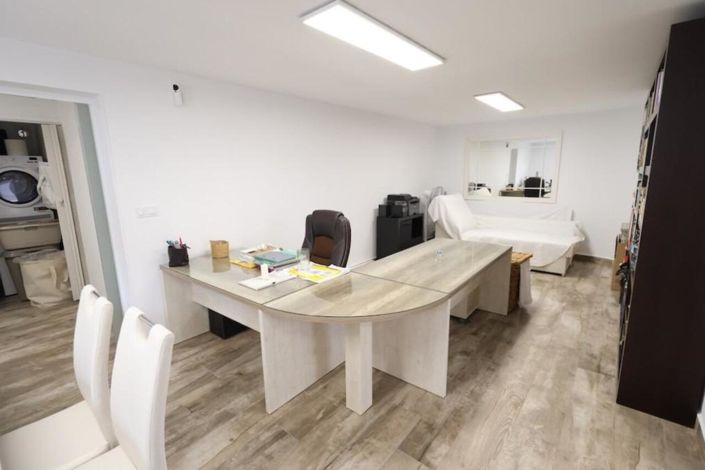 Image No.40-4 Bed Villa for sale