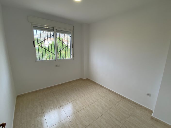 Image No.21-4 Bed Townhouse for sale