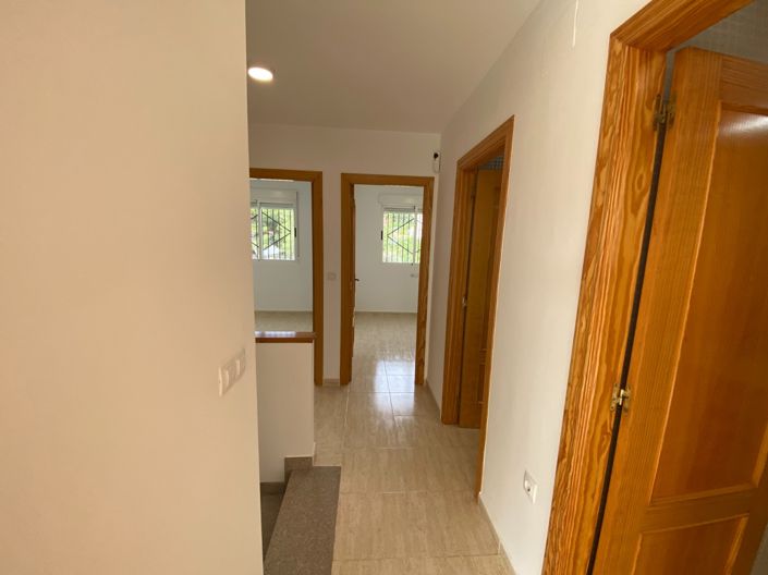 Image No.29-4 Bed Townhouse for sale