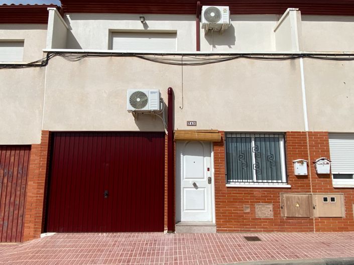 Image No.7-4 Bed Townhouse for sale