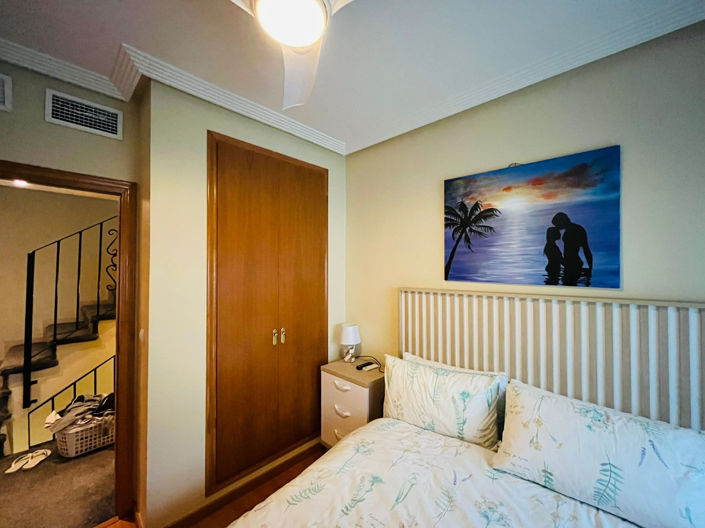 Image No.25-2 Bed Townhouse for sale