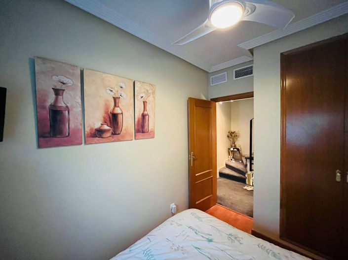 Image No.26-2 Bed Townhouse for sale