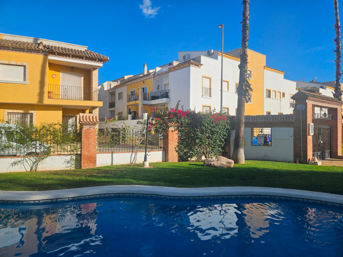 Image No.50-2 Bed Townhouse for sale