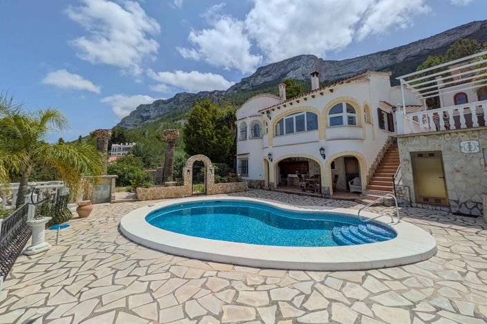 Image No.3-4 Bed Villa for sale