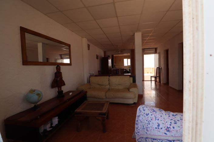 Image No.10-5 Bed Property for sale