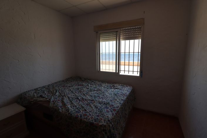 Image No.12-5 Bed Property for sale