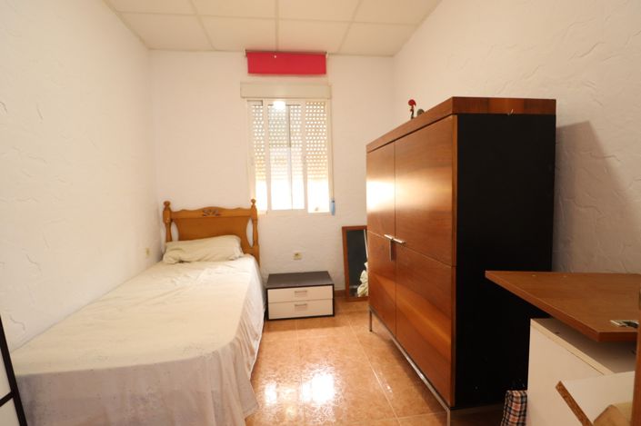 Image No.13-5 Bed Property for sale
