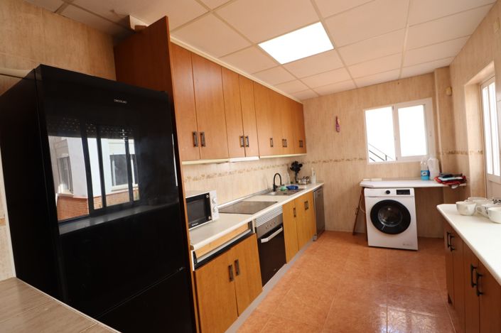 Image No.16-5 Bed Property for sale