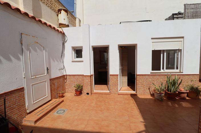 Image No.22-5 Bed Property for sale