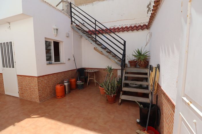 Image No.23-5 Bed Property for sale