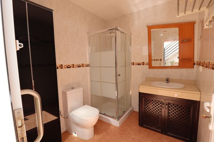 Image No.25-5 Bed Property for sale