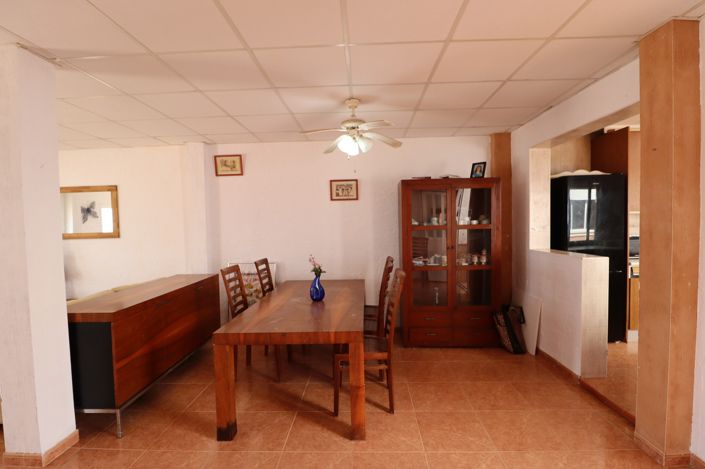 Image No.6-5 Bed Property for sale