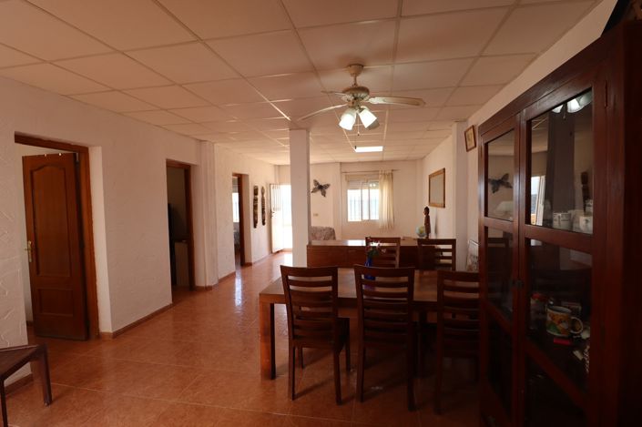 Image No.7-5 Bed Property for sale