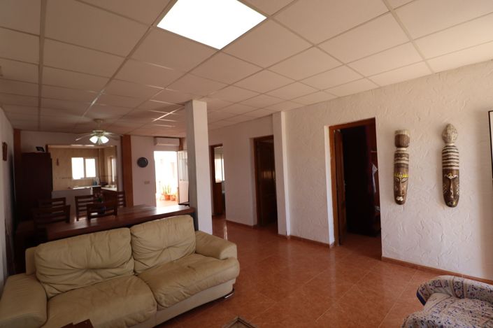 Image No.9-5 Bed Property for sale