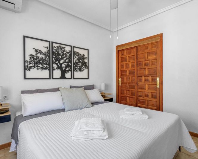 Image No.11-7 Bed Villa for sale