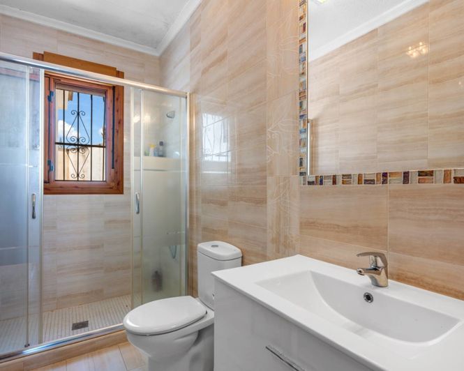 Image No.17-7 Bed Villa for sale