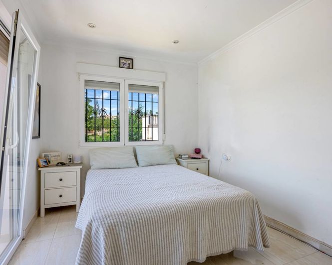 Image No.20-7 Bed Villa for sale