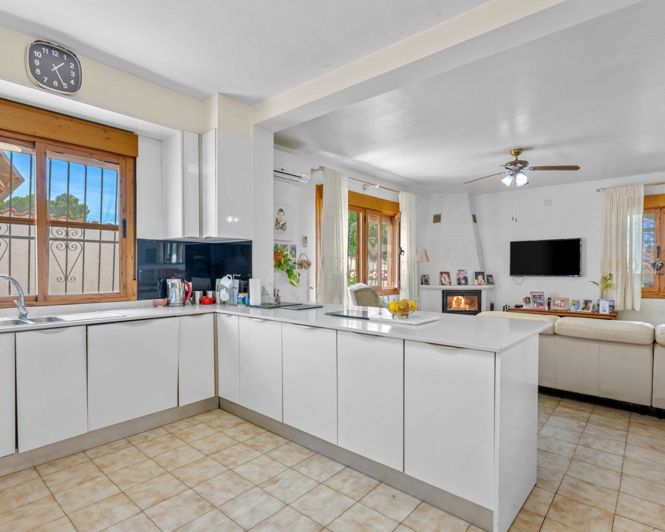 Image No.3-7 Bed Villa for sale