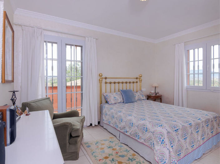 Image No.17-5 Bed Villa for sale