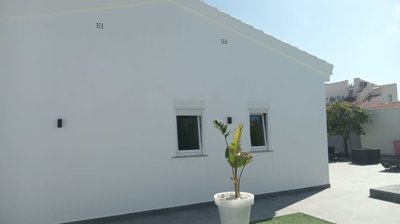 30533