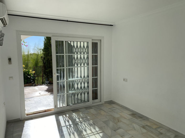 Image No.11-3 Bed Apartment for sale
