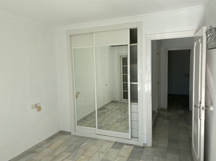 Image No.12-3 Bed Apartment for sale