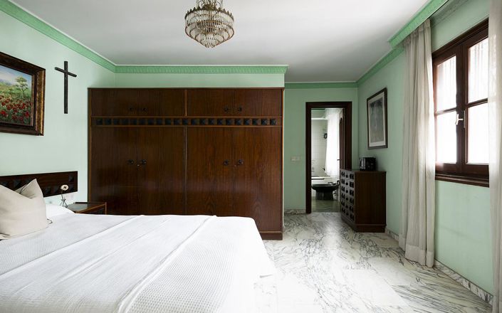 Image No.16-8 Bed Townhouse for sale